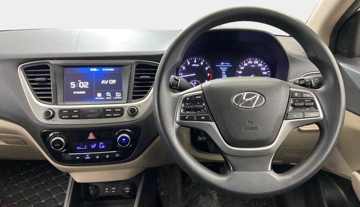 2019 Hyundai Verna 1.6 VTVT SX, Petrol, Manual, 42,303 km, Steering Wheel Close Up