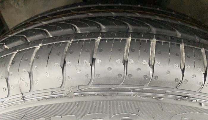 2015 Maruti Celerio VXI d, Petrol, Manual, 1,02,472 km, Left Front Tyre Tread