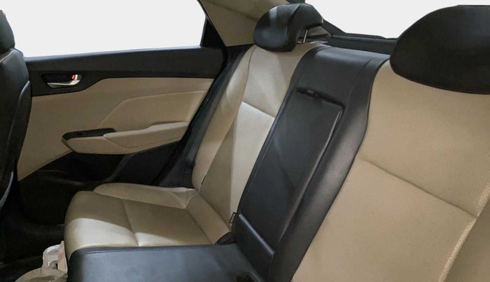 2018 Hyundai Verna 1.6 VTVT SX O, CNG, Manual, 83,350 km, Right Side Rear Door Cabin