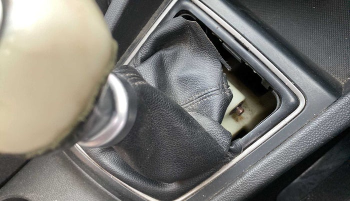2016 Hyundai Elite i20 ASTA 1.2, Petrol, Manual, 52,988 km, Gear lever - Boot cover slightly torn