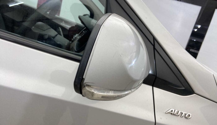 2018 Hyundai Grand i10 SPORTZ (O) AT 1.2 KAPPA VTVT, Petrol, Automatic, 28,334 km, Right rear-view mirror - Cover has minor damage