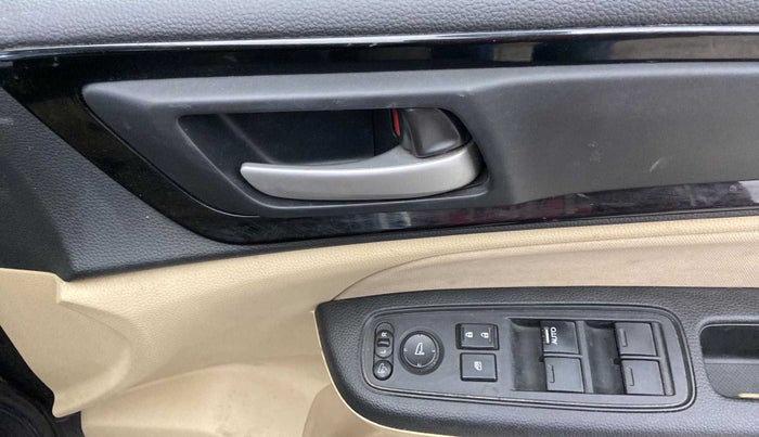 2020 Honda Amaze 1.2L I-VTEC S, Petrol, Manual, 47,733 km, Driver Side Door Panels Control