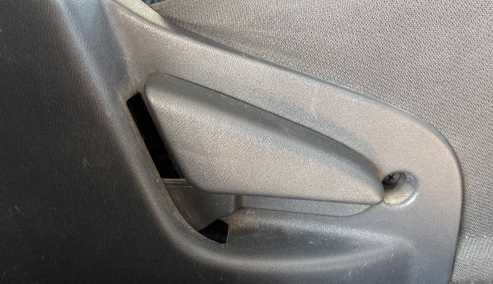 2018 Datsun Go T, Petrol, Manual, 16,796 km, Driver Side Adjustment Panel
