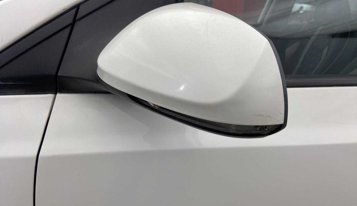 2017 Hyundai Grand i10 SPORTZ (O) 1.2 KAPPA VTVT, Petrol, Manual, 27,400 km, Left rear-view mirror - Indicator light has minor damage