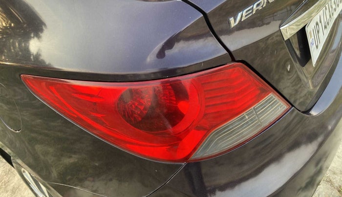 2013 Hyundai Verna FLUIDIC 1.6 CRDI SX, Diesel, Manual, 66,988 km, Left tail light - Minor scratches