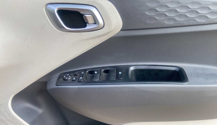 2020 Hyundai AURA SX PLUS 1.2 AMT, Petrol, Automatic, 22,247 km, Driver Side Door Panels Control