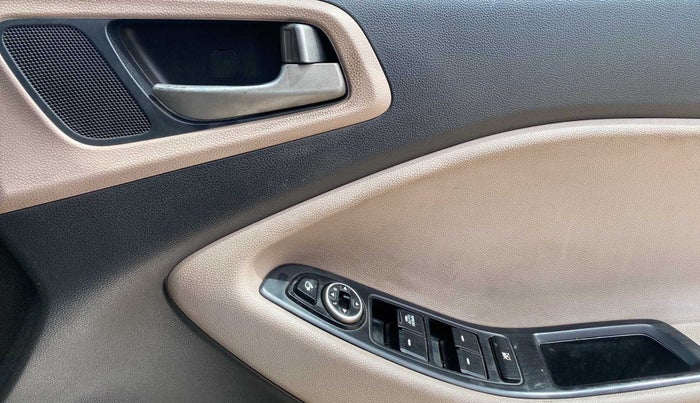 2017 Hyundai Elite i20 SPORTZ 1.2, Petrol, Manual, 73,559 km, Driver Side Door Panels Control