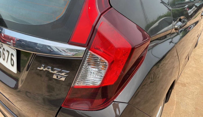 2018 Honda Jazz 1.2L I-VTEC V CVT, Petrol, Automatic, 31,030 km, Right tail light - Minor scratches