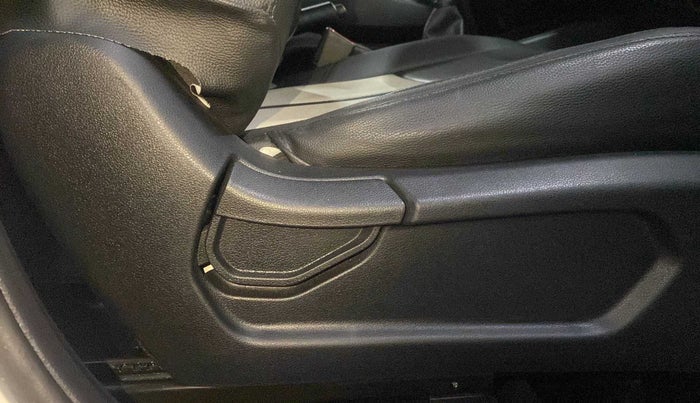 2022 Hyundai VENUE S 1.2, Petrol, Manual, 8,958 km, Driver Side Adjustment Panel