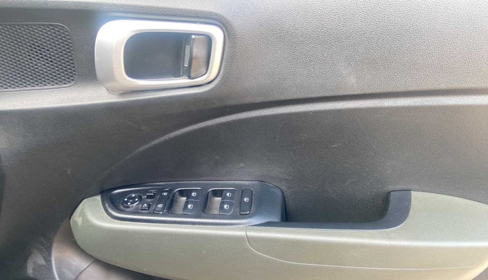 2020 Hyundai VENUE SX PLUS 1.0 TURBO DCT, Petrol, Automatic, 22,906 km, Driver Side Door Panels Control