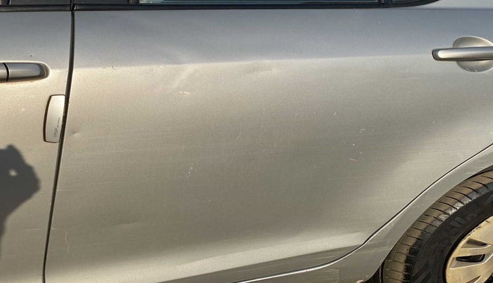 2012 Maruti Swift VDI, Diesel, Manual, 99,504 km, Rear left door - Beading has minor damage