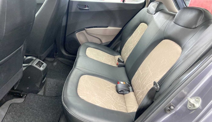 2019 Hyundai Grand i10 MAGNA AT 1.2 KAPPA VTVT, Petrol, Automatic, 15,444 km, Right Side Rear Door Cabin