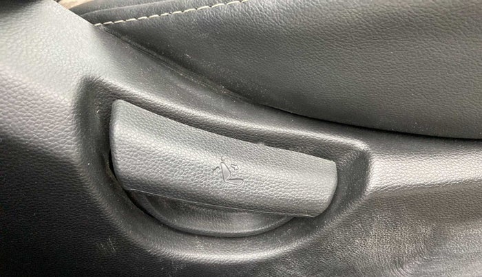 2019 Hyundai Grand i10 MAGNA AT 1.2 KAPPA VTVT, Petrol, Automatic, 15,444 km, Driver Side Adjustment Panel
