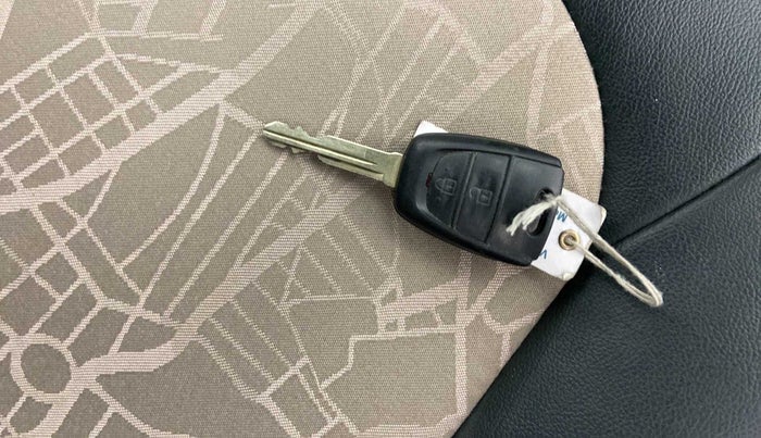 2019 Hyundai Grand i10 MAGNA AT 1.2 KAPPA VTVT, Petrol, Automatic, 15,444 km, Key Close Up