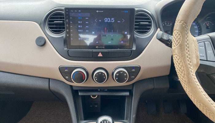 2015 Hyundai Xcent S 1.2, Petrol, Manual, 60,229 km, AC Unit - Directional switch has minor damage