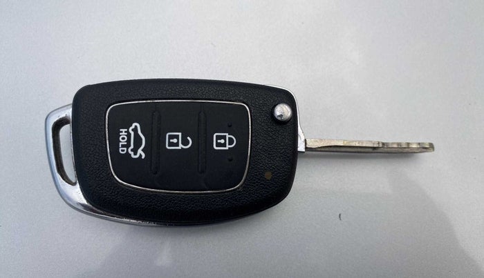 2015 Hyundai Xcent S 1.2, Petrol, Manual, 60,229 km, Key Close Up