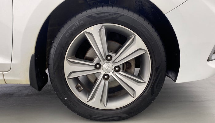 2017 Hyundai Verna 1.6 SX VTVT AT (O), Petrol, Automatic, 49,336 km, Right Front Wheel