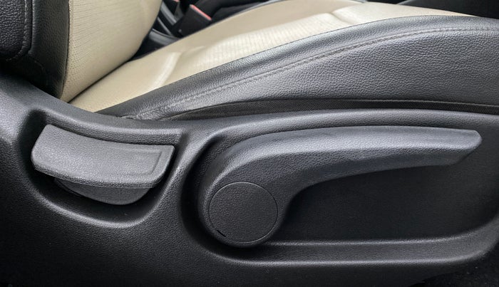 2017 Hyundai Verna 1.6 SX VTVT AT (O), Petrol, Automatic, 49,336 km, Driver Side Adjustment Panel