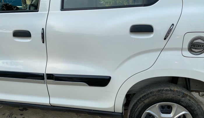 2022 Maruti S PRESSO VXI (O), Petrol, Manual, 34,811 km, Rear left door - Minor scratches