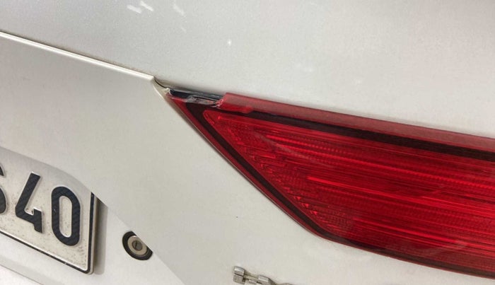 2019 Honda Amaze 1.2L I-VTEC S, Petrol, Manual, 60,688 km, Right tail light - Minor damage