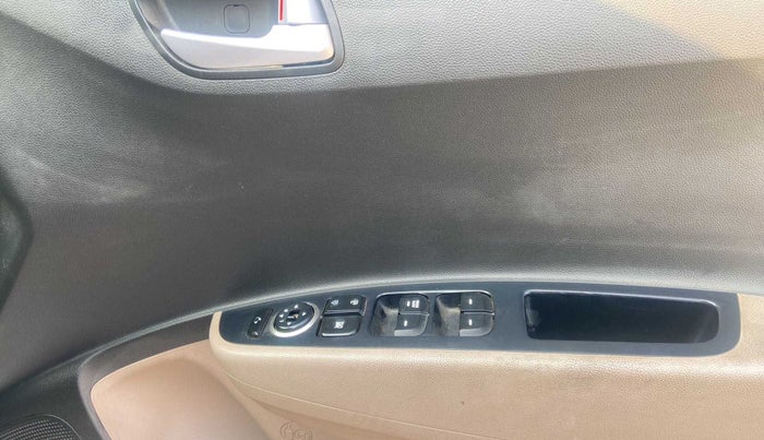 2018 Hyundai Grand i10 SPORTZ 1.2 KAPPA VTVT, Petrol, Manual, 43,237 km, Driver Side Door Panels Control