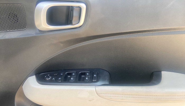 2023 Hyundai VENUE SX 1.0 (O) TURBO IMT, Petrol, Manual, 6,278 km, Driver Side Door Panels Control
