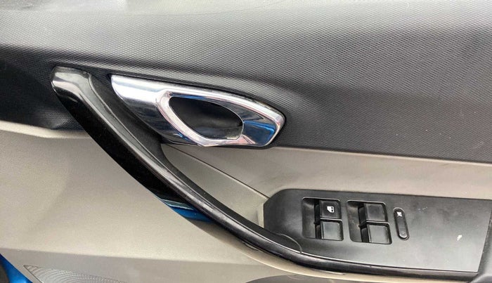 2019 Tata Tiago XZ PLUS DUAL TONE PETROL, Petrol, Manual, 57,823 km, Driver Side Door Panels Control