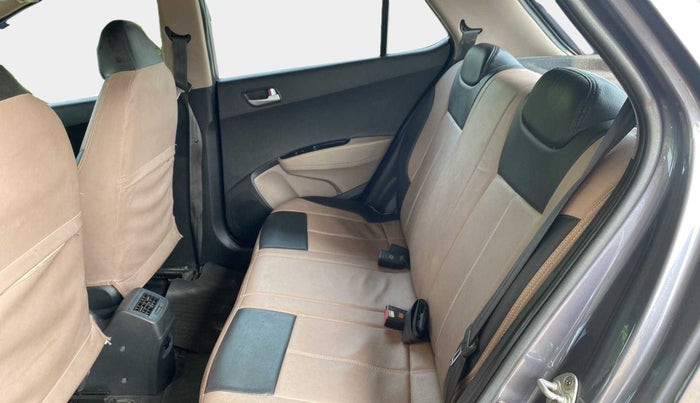 2017 Hyundai Grand i10 SPORTZ (O) 1.2 KAPPA VTVT, Petrol, Manual, 19,137 km, Right Side Rear Door Cabin