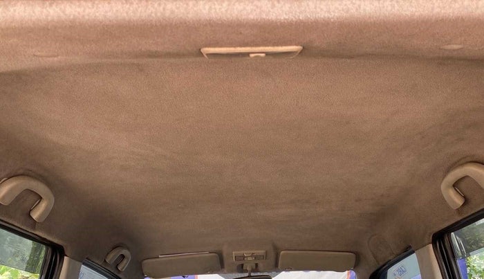 2017 Maruti Wagon R 1.0 VXI, Petrol, Manual, 69,654 km, Ceiling - Roof lining is slightly discolored