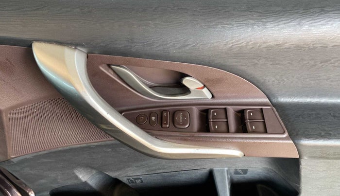 2012 Mahindra XUV500 W8, Diesel, Manual, 47,820 km, Driver Side Door Panels Control