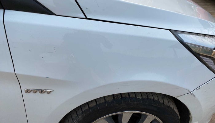 2016 Hyundai Verna FLUIDIC 4S 1.6 VTVT SX, Petrol, Manual, 54,877 km, Right fender - Minor scratches