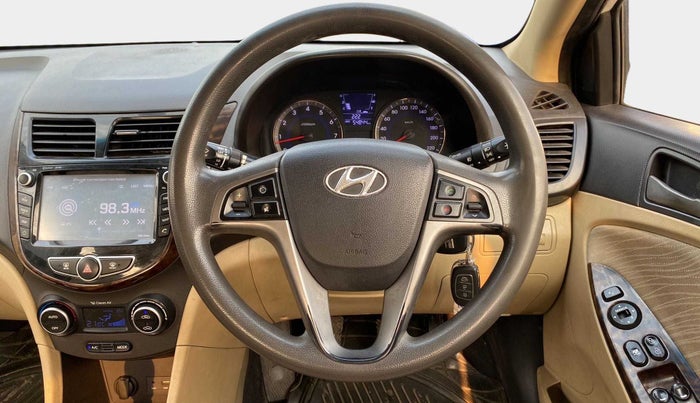 2016 Hyundai Verna FLUIDIC 4S 1.6 VTVT SX, Petrol, Manual, 54,877 km, Steering Wheel Close Up