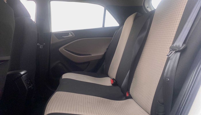 2019 Hyundai Elite i20 MAGNA PLUS 1.2, Petrol, Manual, 18,897 km, Right Side Rear Door Cabin