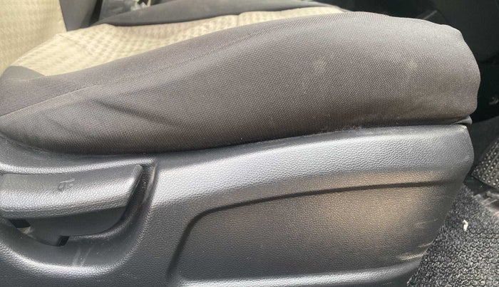 2019 Hyundai Elite i20 MAGNA PLUS 1.2, Petrol, Manual, 18,897 km, Driver Side Adjustment Panel