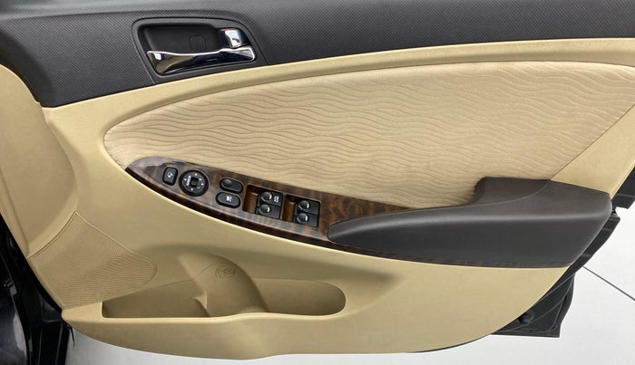 2014 Hyundai Verna FLUIDIC 1.6 VTVT SX AT, Petrol, Automatic, 36,649 km, Driver Side Door Panels Control