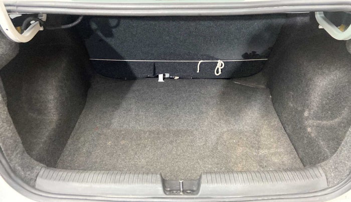 2017 Volkswagen Ameo TRENDLINE 1.2L, Petrol, Manual, 67,731 km, Boot Inside