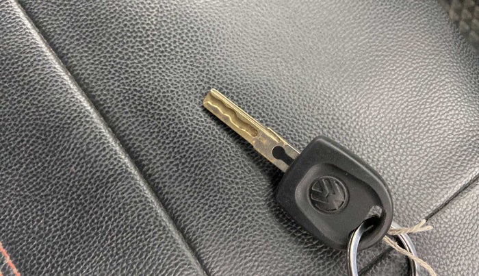 2017 Volkswagen Ameo TRENDLINE 1.2L, Petrol, Manual, 67,731 km, Key Close Up