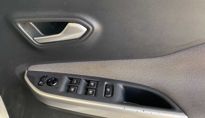 2021 Nissan MAGNITE XL, Petrol, Manual, 25,235 km, Driver Side Door Panels Control