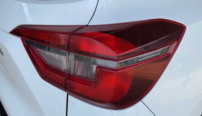 2021 Nissan MAGNITE XL, Petrol, Manual, 25,235 km, Right tail light - Minor damage