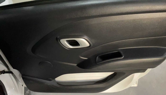 2018 Datsun Redi Go T (O), Petrol, Manual, 50,444 km, Driver Side Door Panels Control