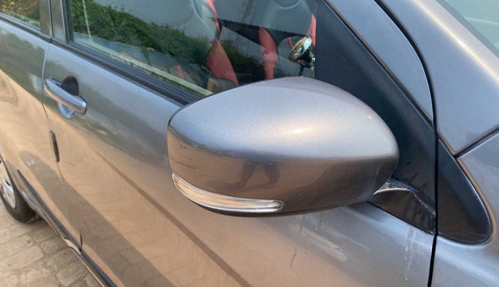 2015 Maruti Celerio ZXI, Petrol, Manual, 26,490 km, Right rear-view mirror - Cover has minor damage