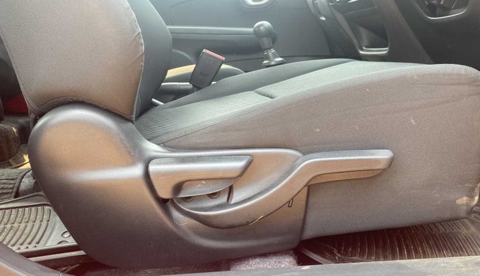 2018 Honda Brio VX MT, Petrol, Manual, 28,822 km, Driver Side Adjustment Panel