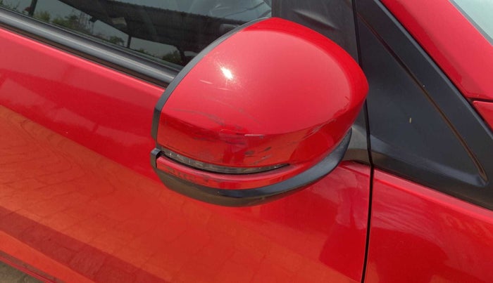 2018 Honda Brio VX MT, Petrol, Manual, 28,822 km, Right rear-view mirror - Cover has minor damage