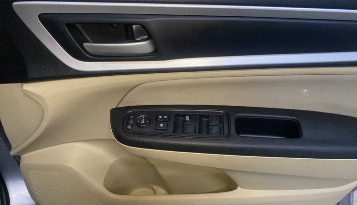 2022 Honda Amaze 1.2L I-VTEC VX, Petrol, Manual, 23,008 km, Driver Side Door Panels Control