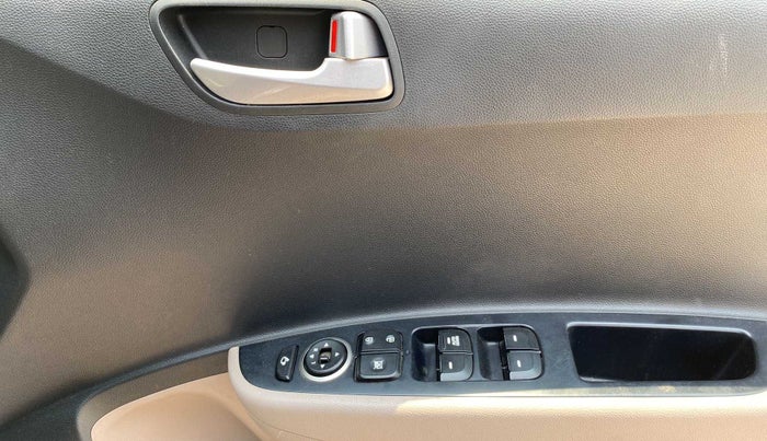 2019 Hyundai Grand i10 SPORTZ 1.2 KAPPA VTVT, Petrol, Manual, 40,566 km, Driver Side Door Panels Control
