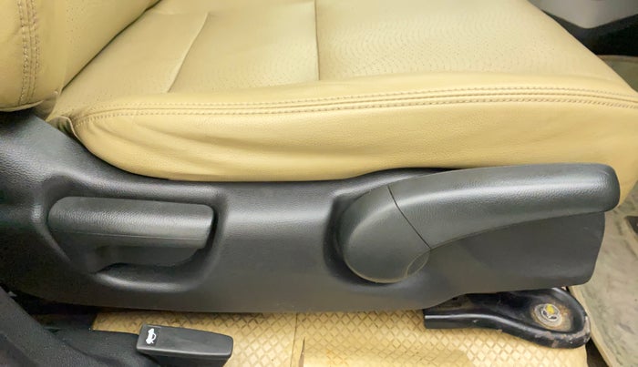 2016 Honda City 1.5L I-VTEC VX (O) MT, Petrol, Manual, 45,819 km, Driver Side Adjustment Panel