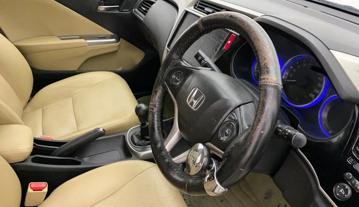 2016 Honda City 1.5L I-VTEC VX (O) MT, Petrol, Manual, 45,819 km, Steering wheel - Steering cover is minor torn