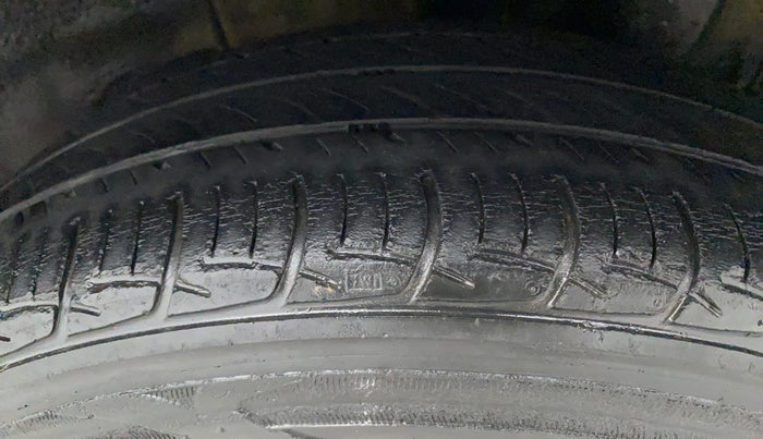 2019 Hyundai Grand i10 ASTA 1.2 KAPPA VTVT, Petrol, Manual, 36,459 km, Left Rear Tyre Tread