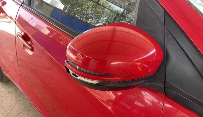 2014 Honda Brio VX AT, Petrol, Automatic, 36,343 km, Right rear-view mirror - Cover has minor damage