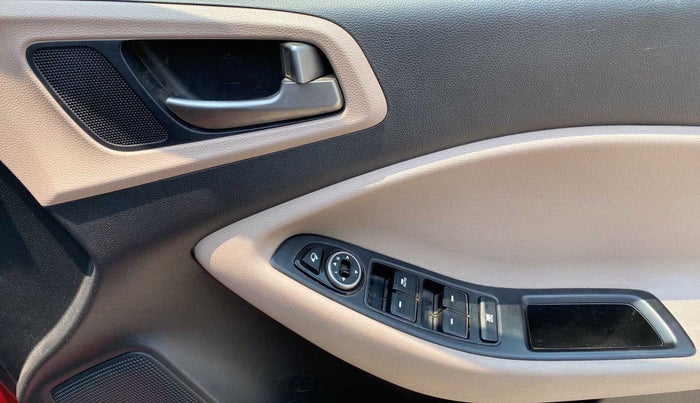 2016 Hyundai Elite i20 ASTA 1.4 CRDI, Diesel, Manual, 48,201 km, Driver Side Door Panels Control